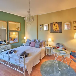 https://old-city-romantic-studio.pula-hotels.org